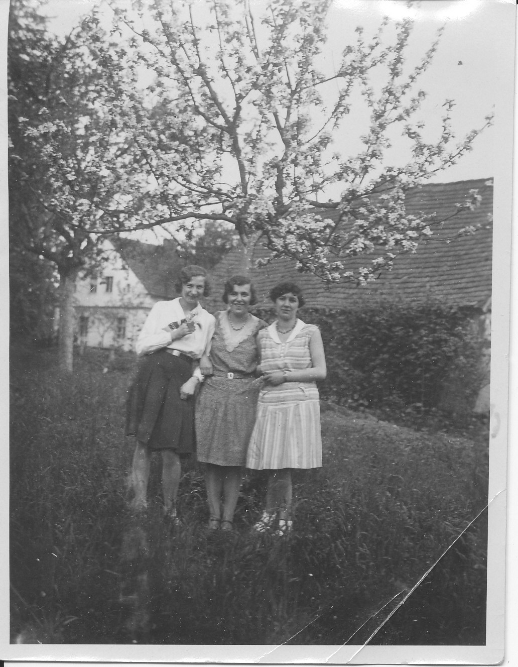 Edith and 2 schoolfriends